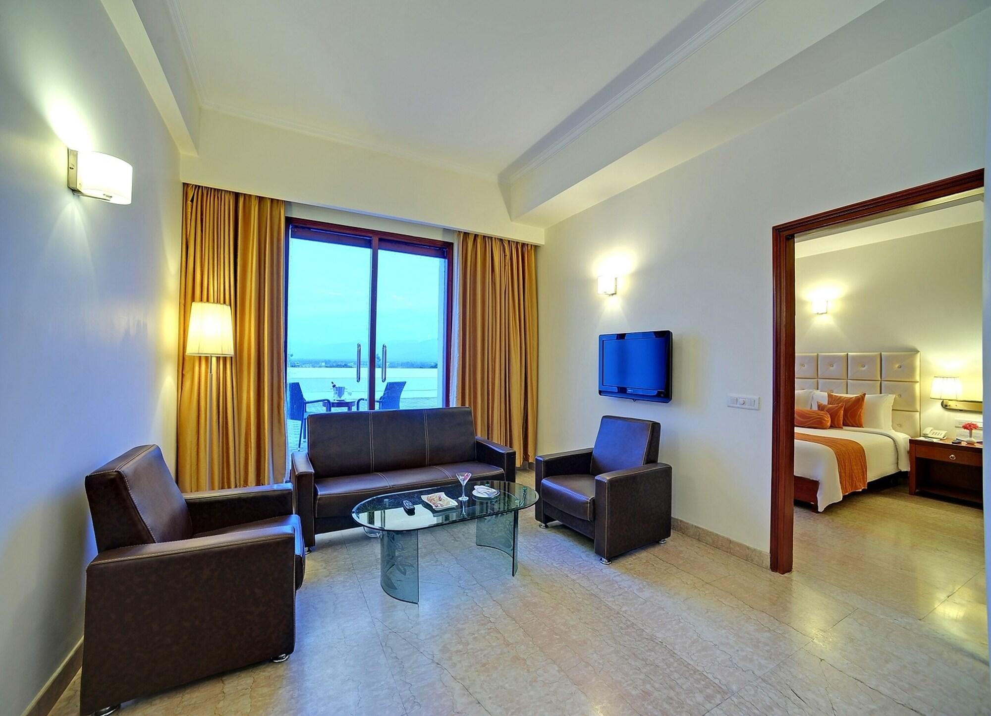 Royal Sarovar Portico סיליגורי מראה חיצוני תמונה