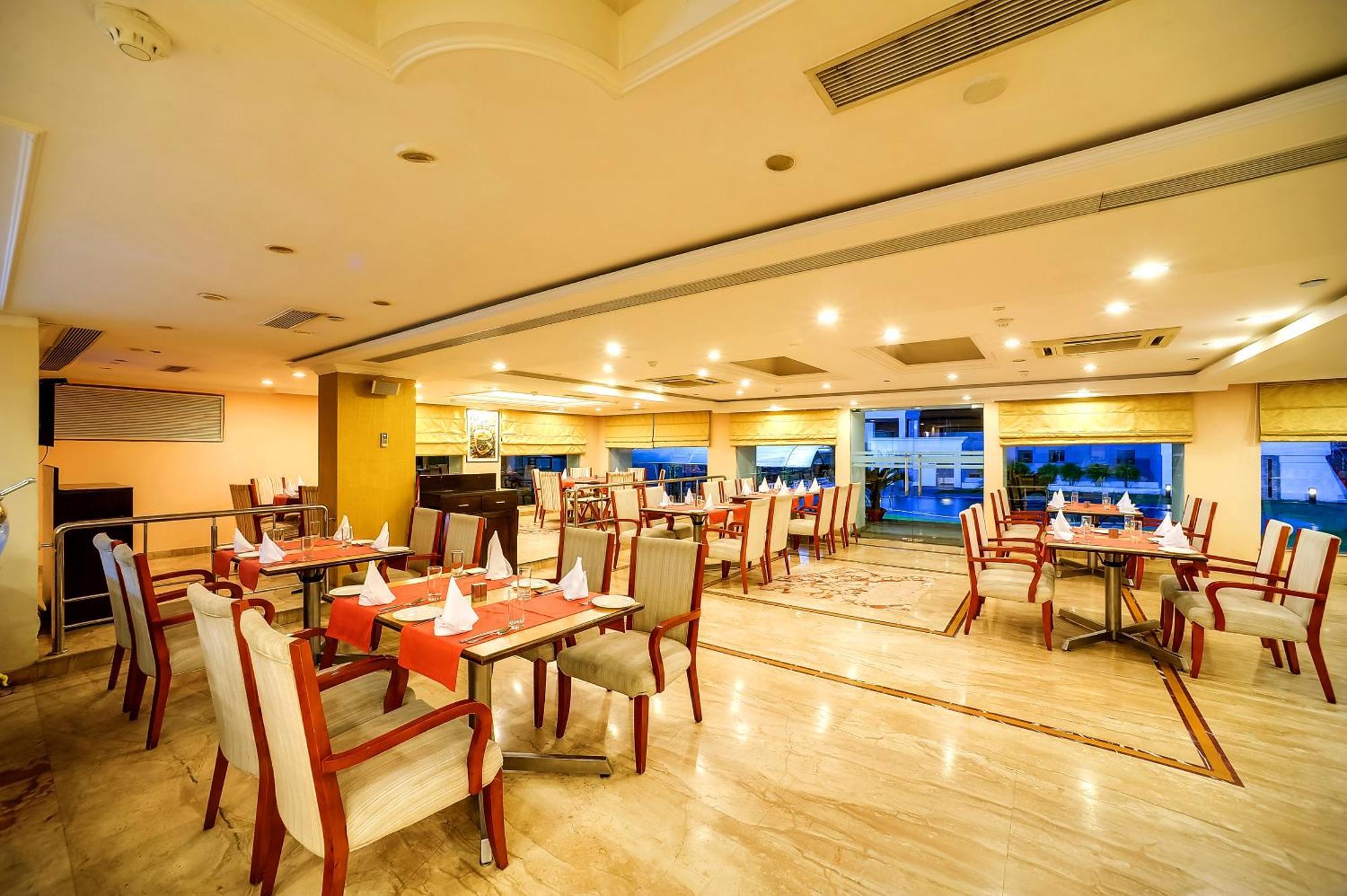 Royal Sarovar Portico סיליגורי מראה חיצוני תמונה