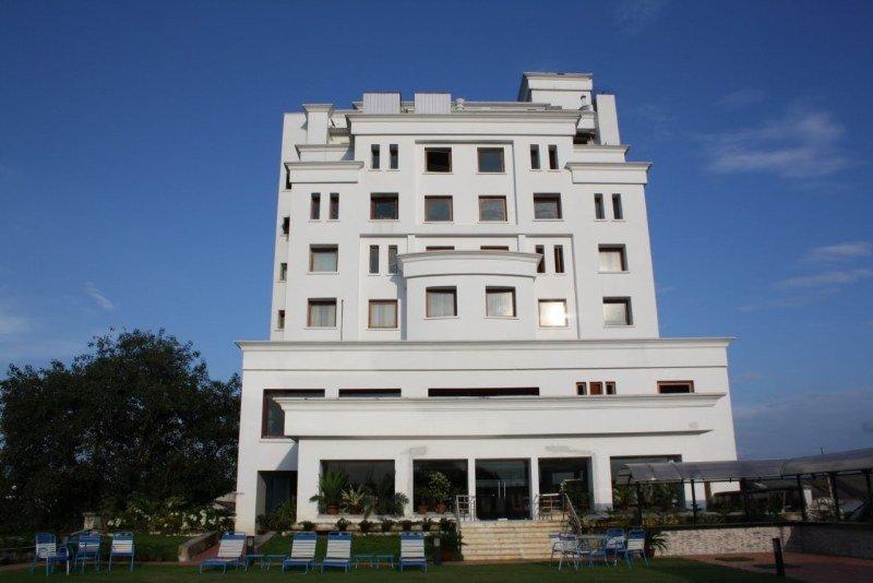 Royal Sarovar Portico סיליגורי מראה חיצוני תמונה