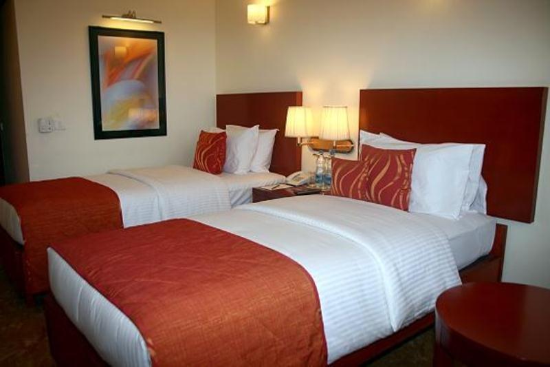 Royal Sarovar Portico סיליגורי מראה חיצוני תמונה
