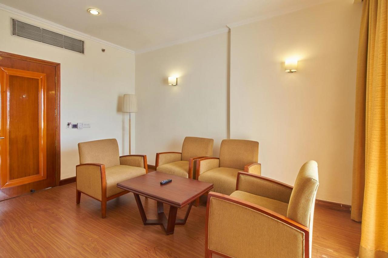 Royal Sarovar Portico סיליגורי מראה חיצוני תמונה