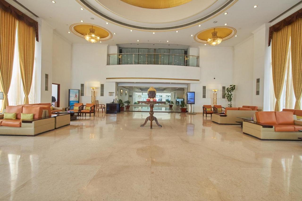 Royal Sarovar Portico סיליגורי מראה חיצוני תמונה
