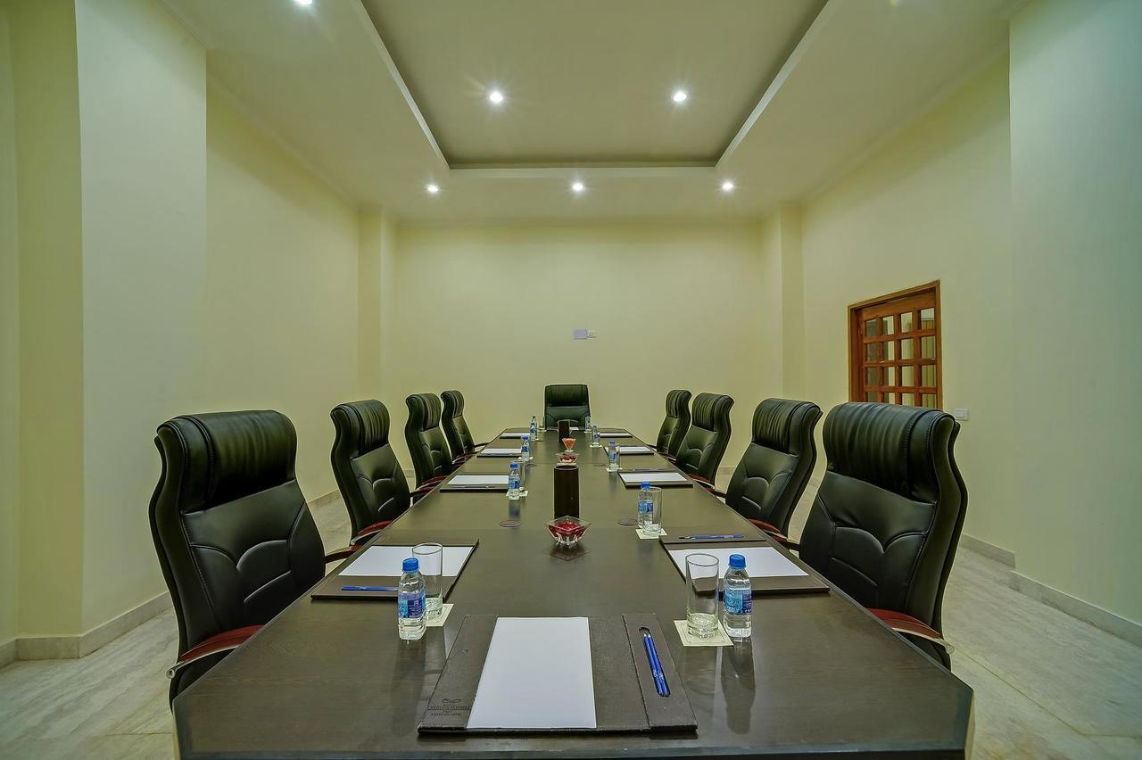 Royal Sarovar Portico סיליגורי מראה חיצוני תמונה