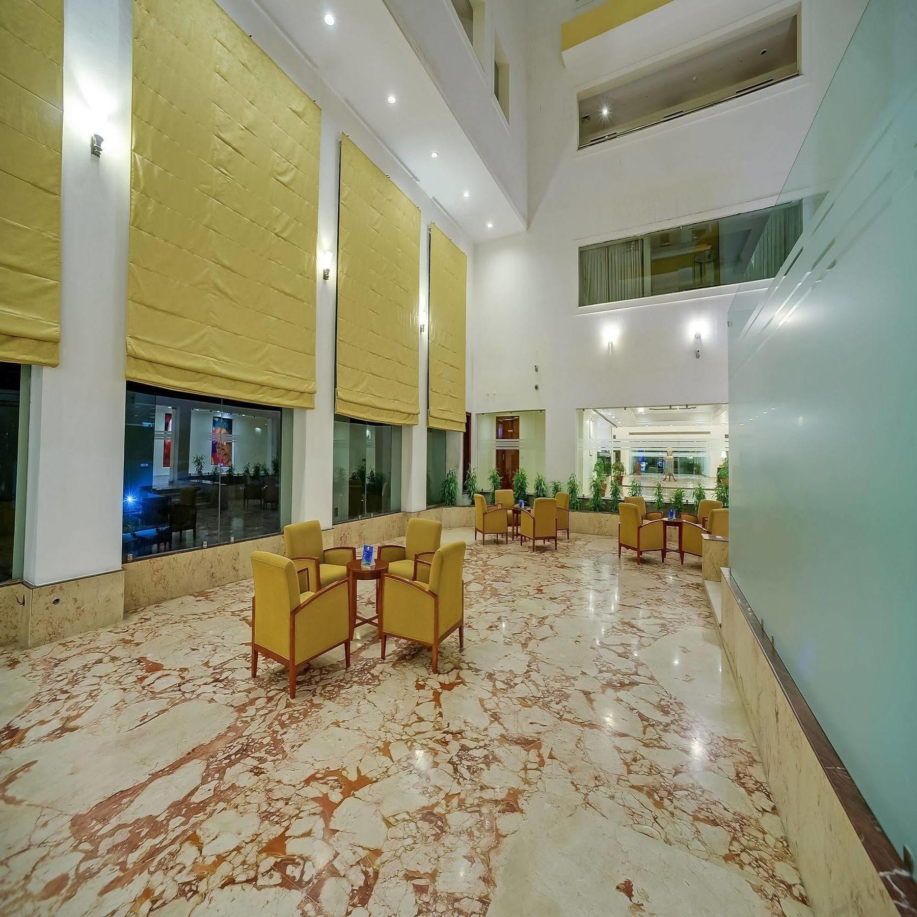 Royal Sarovar Portico סיליגורי מראה חיצוני תמונה