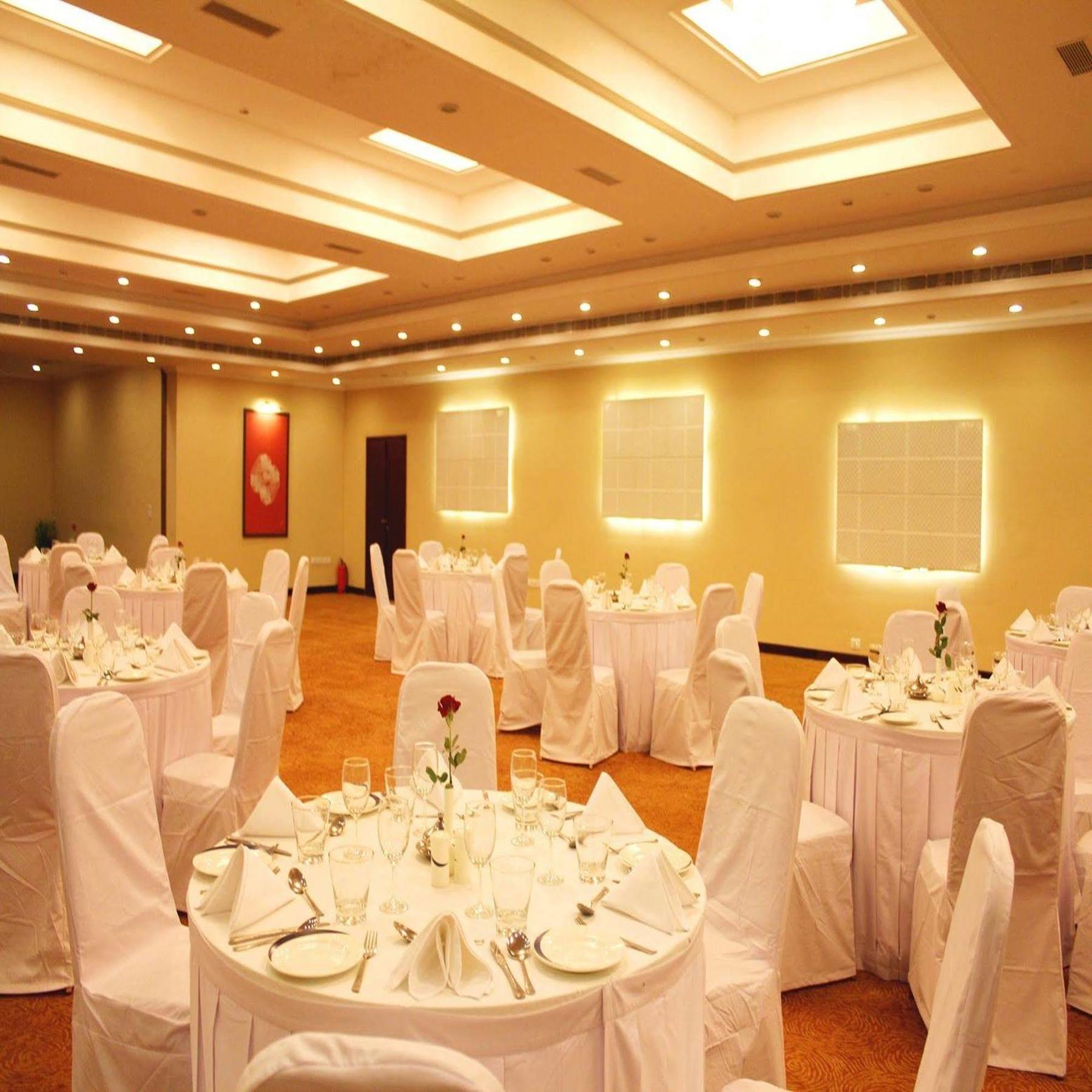 Royal Sarovar Portico סיליגורי מראה חיצוני תמונה